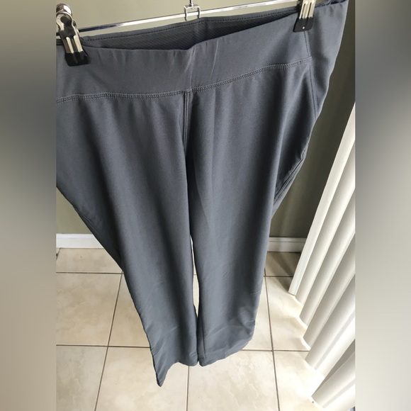 Columbia Women Omni Shade Pull On Active Pants Grey Size: S/P - Picture 3 of 12
